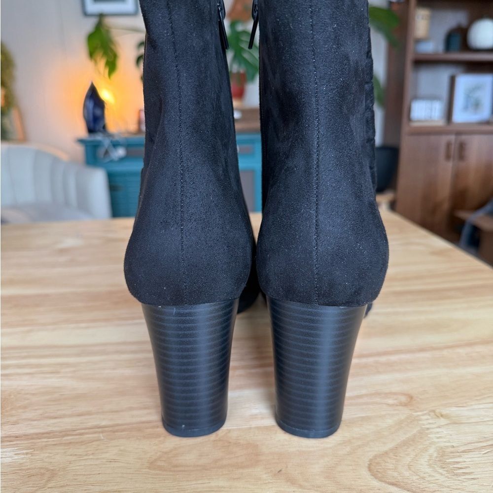 NWOT Clarks Suede Black Heeled Boots - Picture 4 of 5
